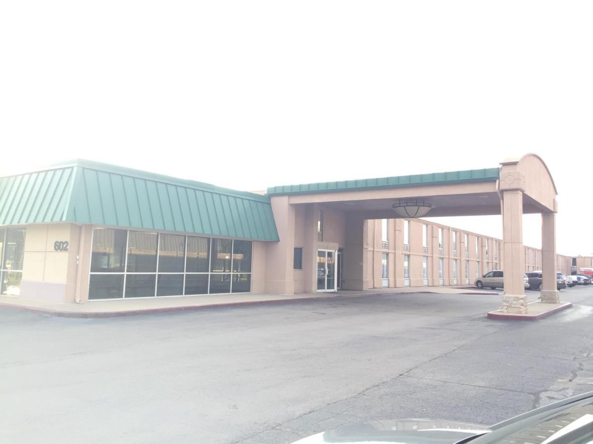 印第安纳波利斯南费尔布里奇快捷酒店 印第安納波利斯 外观 照片